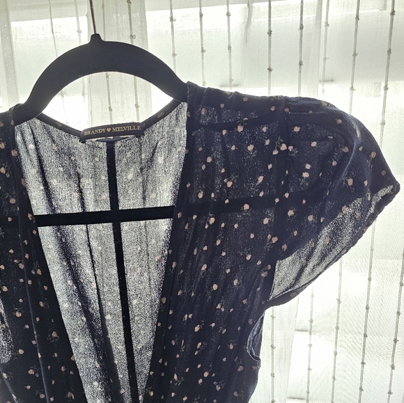 Brandy Melville Robbie Floral Wrap mini dress navy - Picture 5 of 5